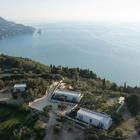 Вилла Paloubi Estate Sinarades Экстерьер фото
